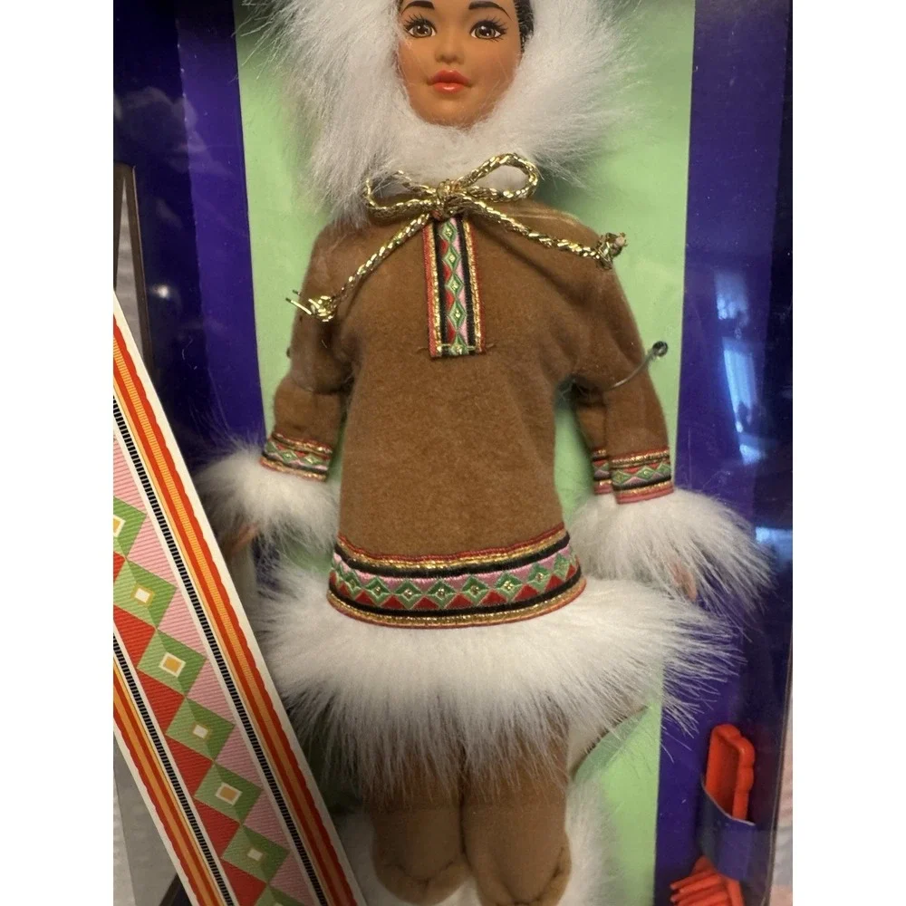 Vintage 1996 Collector Edition Arctic Barbie # 16495 New in Original Box